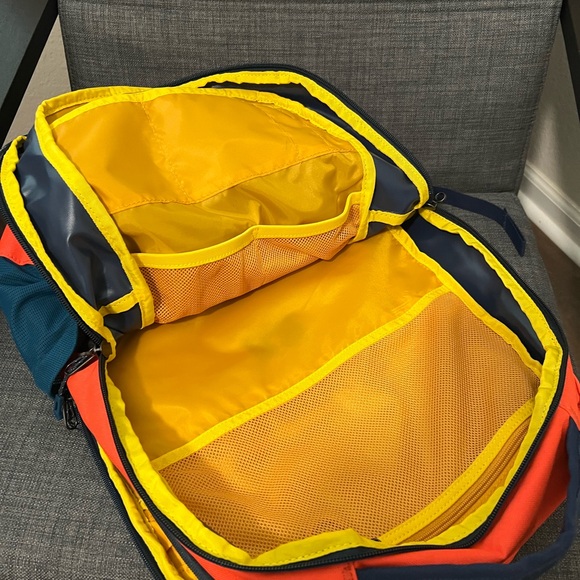 Eagle Creek Wayfinder 30L Backpack - Orange, Yellow, Navy - Picture 5 of 6